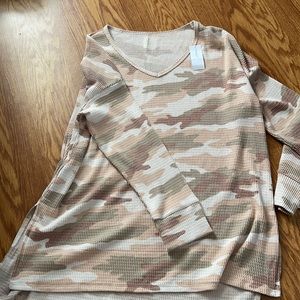 American Eagle soft camo long sleeve